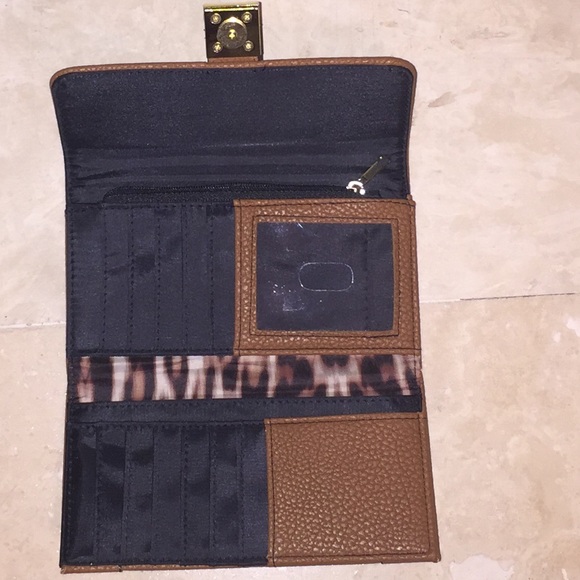 Nicole Miller Tri-Fold Wallet - Picture 2 of 3