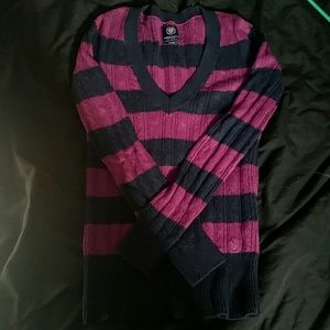 American Eagle v neck sweater