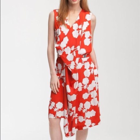 Diane Von Furstenberg naira short halo buds red⬇️