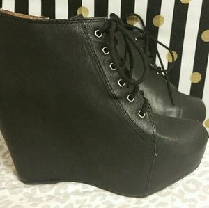 Black wedge heels