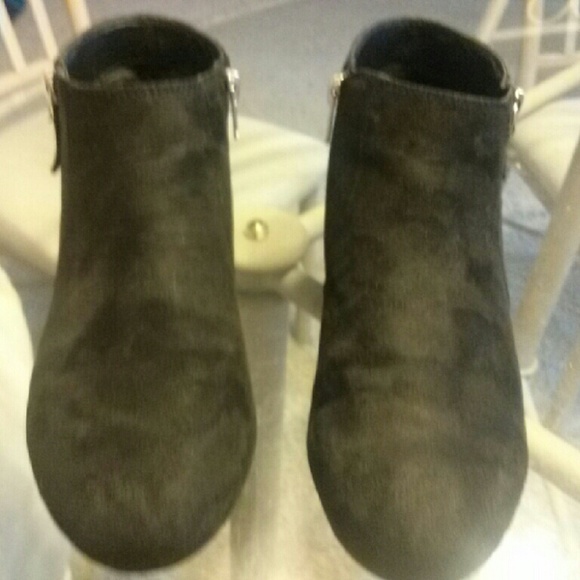 American Eagle Ankle Booty