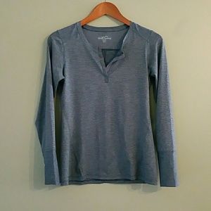 Women's Eddie Bauer excersize top.