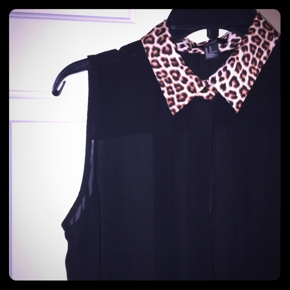 Highlow, cheetah collared, button up