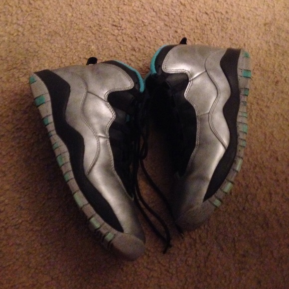 air jordan lady liberties - Picture 2 of 2