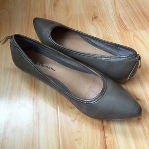 Dark taupe wedge