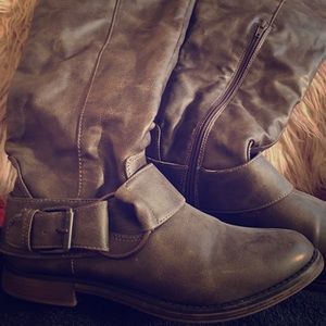 Knee high riding boots