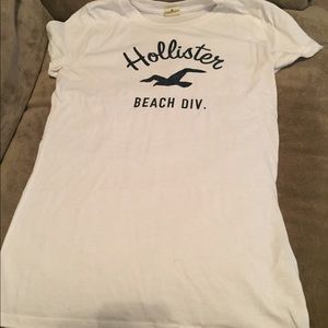 Hollister tee