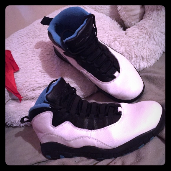 POWDER BLUE JORDAN 10s