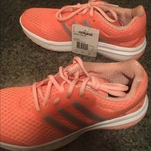 Adidas size 6.5 women athletic shoe