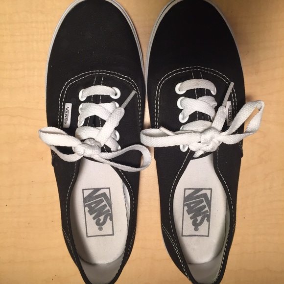 Vans Shoes - BRAND NEW BLACK VANS WOMANS SIZE 6