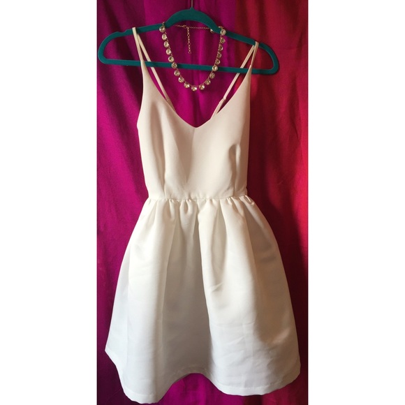 White structured dress