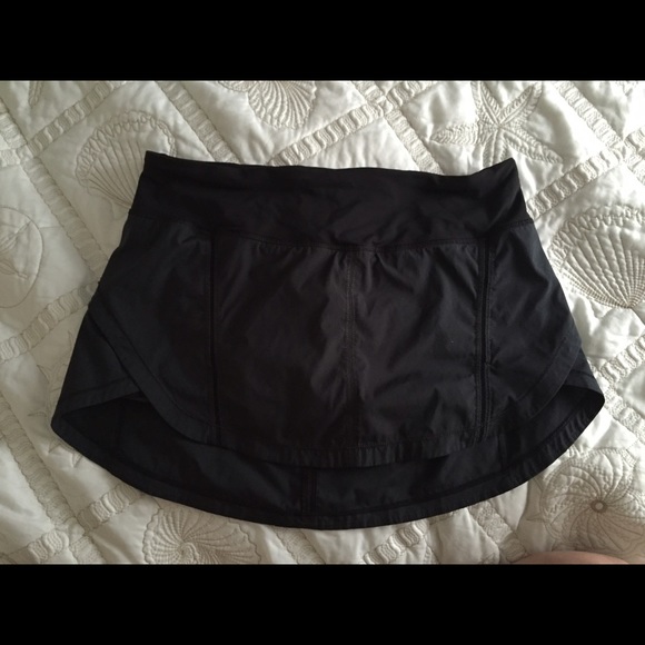 Lululemon skirt size 8
