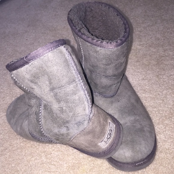 Grey UGG boots.