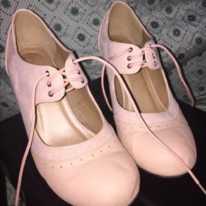 Vegan faux-leather heels, mod-retro vintage heels