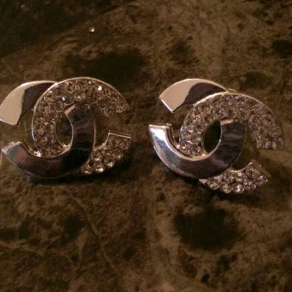 Really nice Fashion Earrings $11 for a pair - Picture 2 of 3