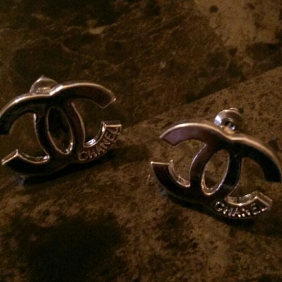 Really nice Fashion Earrings $11 for a pair - Picture 3 of 3