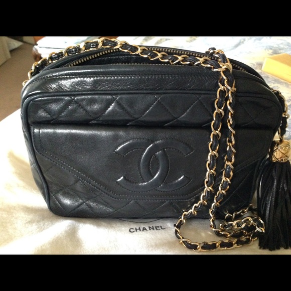 CHANEL Handbags - Beautiful chanel vintage camera bag