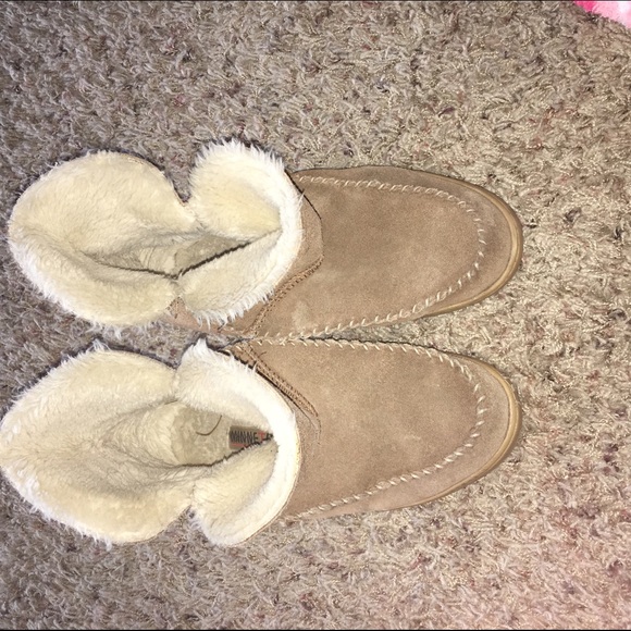 Minnetonka Slippers