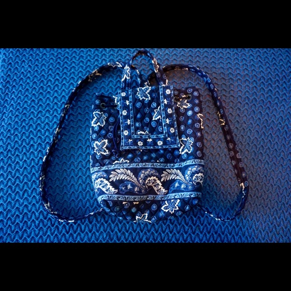 Vera Bradley Handbags - ❌SOLD❌Vera Bradley Blue coin back pack!