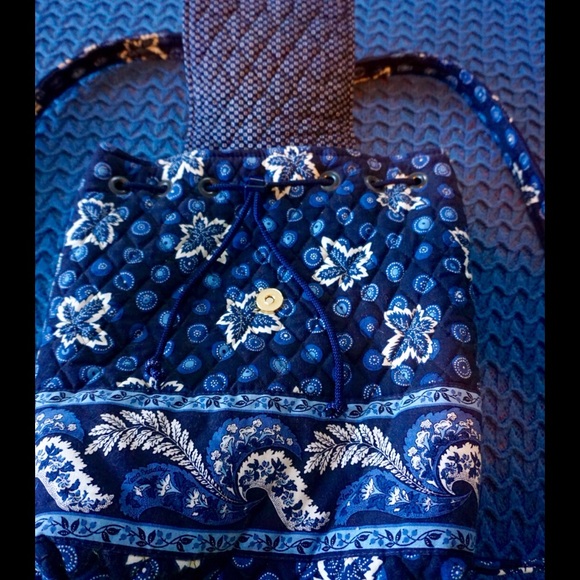 ❌SOLD❌Vera Bradley Blue coin back pack! - Picture 2 of 4