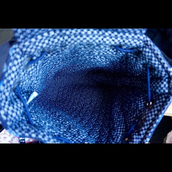 ❌SOLD❌Vera Bradley Blue coin back pack! - Picture 4 of 4