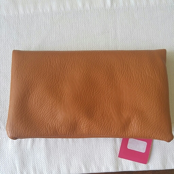Caramel colored magnetic closure clutch - Picture 2 of 4