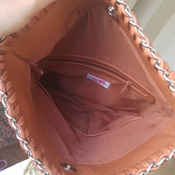 Caramel colored magnetic closure clutch - Picture 4 of 4