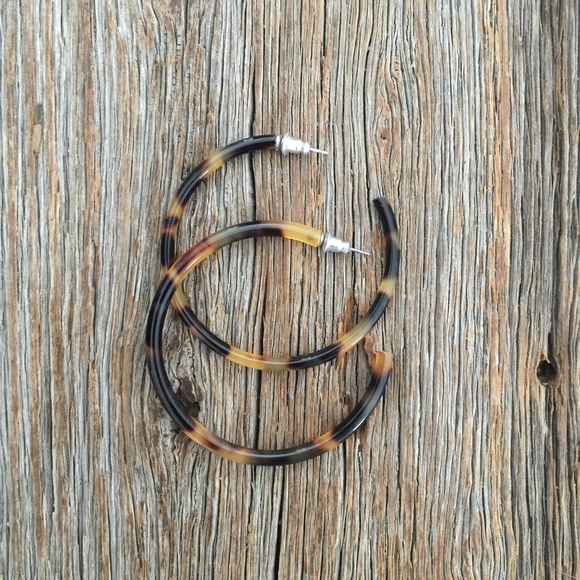 J. Crew Tortoise Shell Hoop Earrings!
