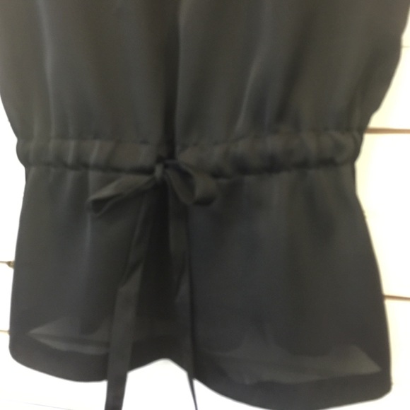 Sleeveless blouse - Picture 2 of 4