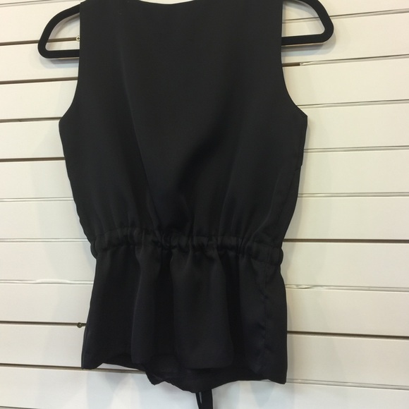 Sleeveless blouse - Picture 3 of 4