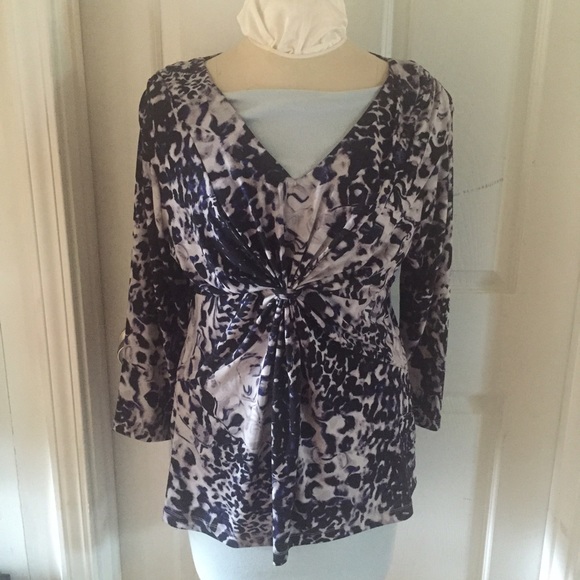 Twist front top