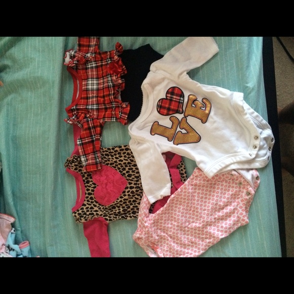 NB clothes - Picture 3 of 4