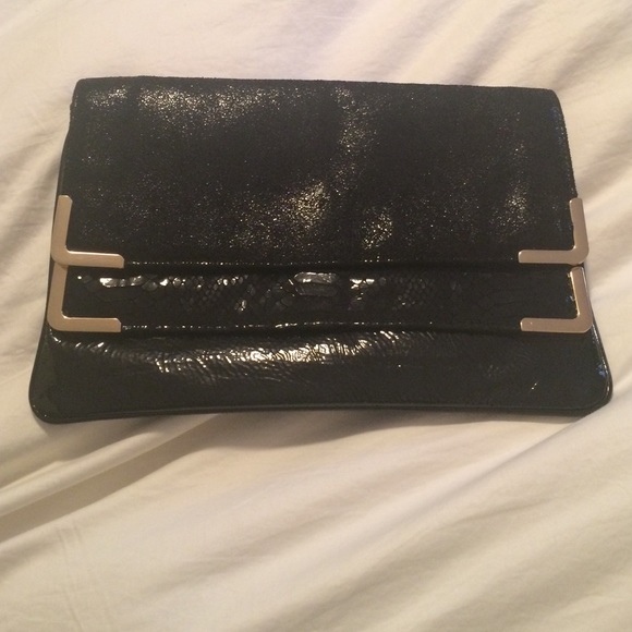 Micheal kors clutch.
