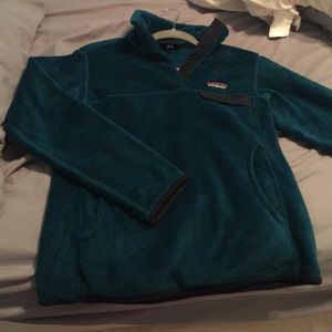 Patagonia sweater 💙💚