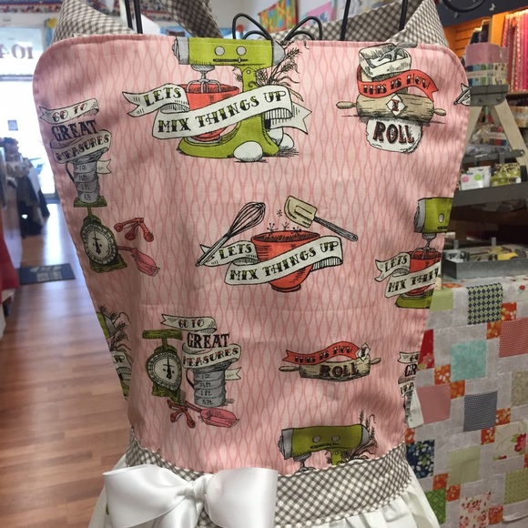 Retro Baking Apron - Picture 2 of 2