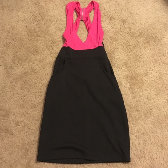 Casual bodycon dress w/ back cutouts