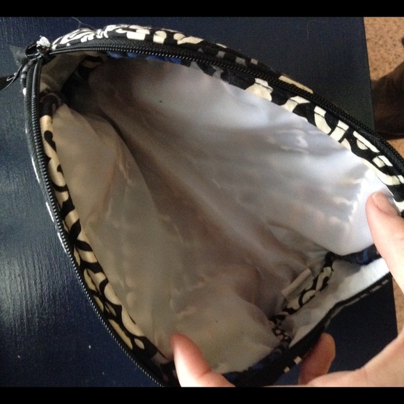 Vera Bradley Vera Vera Colbalt 9.5in pouch - Picture 3 of 4