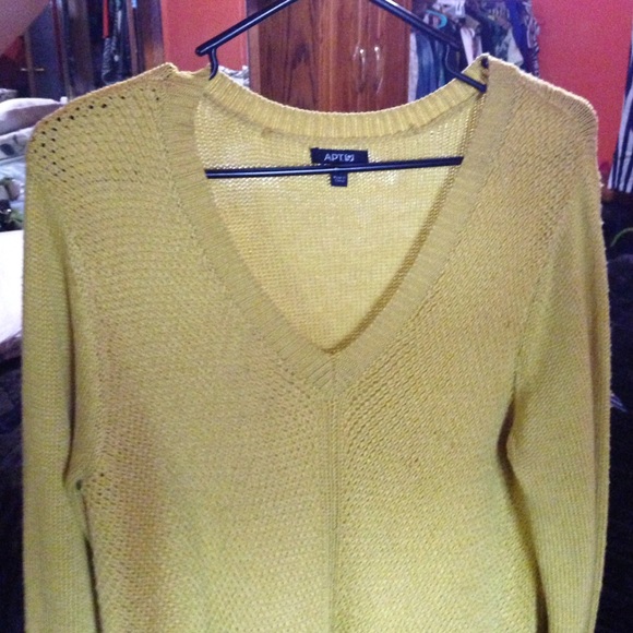 Apt9 mustard yellow sweater size XL .