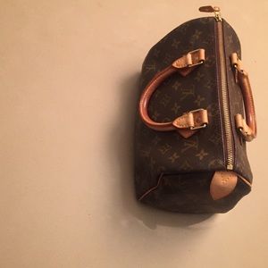Louis Vuitton speedy bag 25