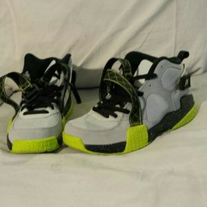 Like new Nike size 7 womans. make an offer