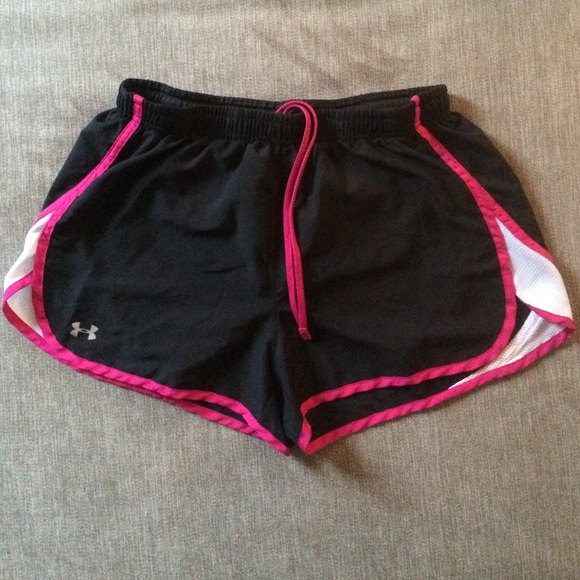 Under Armour semi-fitted shorts. Med