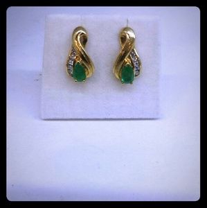 Emerald diamond earrings.