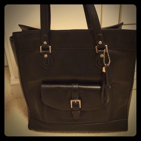 Coach - black leather tote