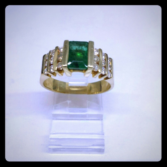 Emerald and diamond ring