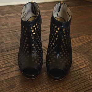 Michael kors graham bootie