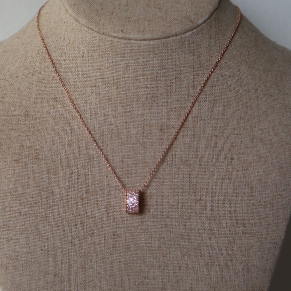 ♥️SOLD in bundle♥️• new • rose gold necklace - Picture 3 of 4