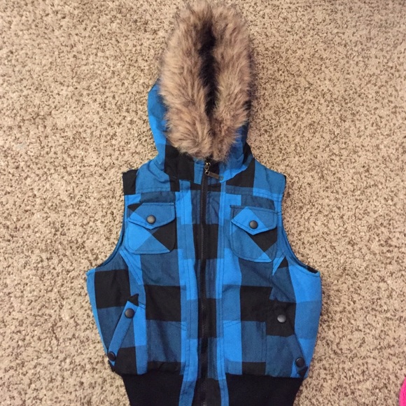 Sleeveless Blue Checkered half Jacket