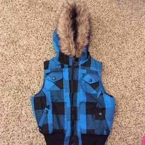 Sleeveless Blue Checkered half Jacket