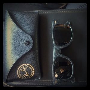 Polarized Ray Ban leather sunglasses