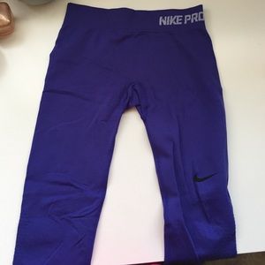 Nike Pro Capris